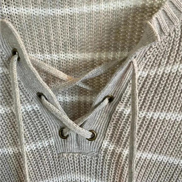 old navy  striped tan and white coastal knit flare sleeve - Picture 9 of 15